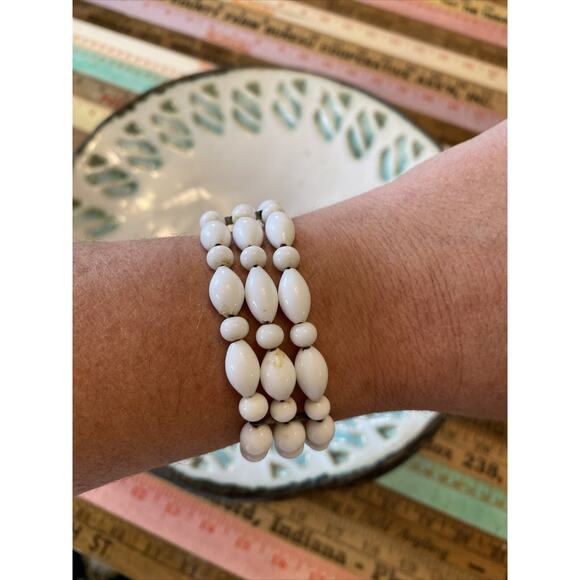 Vintage BEADED Open Cuff Bracelet White MILK Glass Beaded Wire Cuff Stretch - Picture 1 of 10